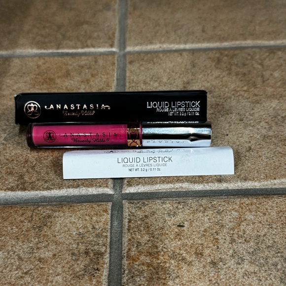 🆕✨Anastasia Beverly Hills Liquid Lipstick in Lovely✨ - Picture 1 of 10